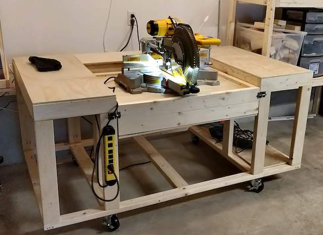 Table with saw up